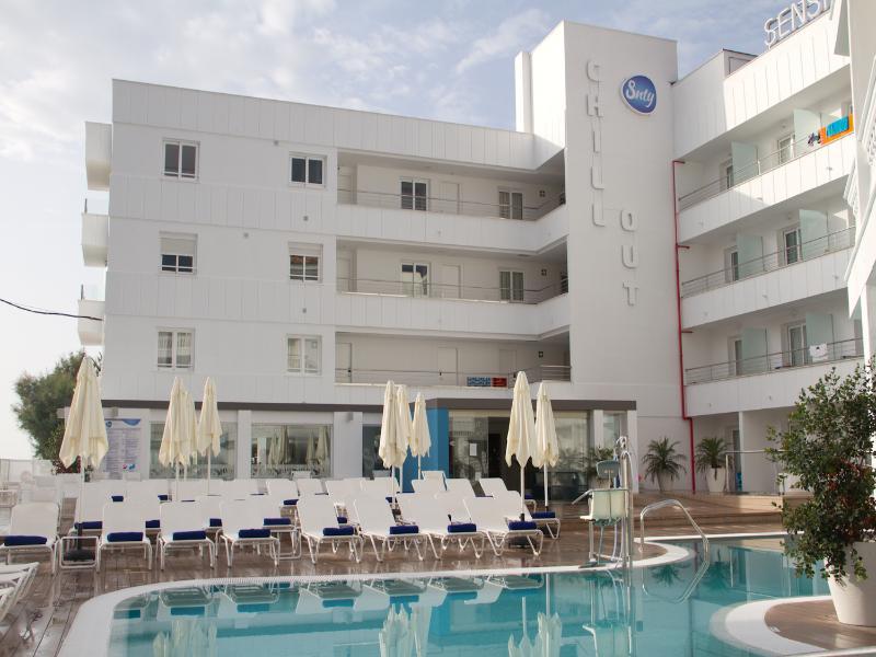 קאלה ראטג'אדה Apartamentos Triton מראה חיצוני תמונה
