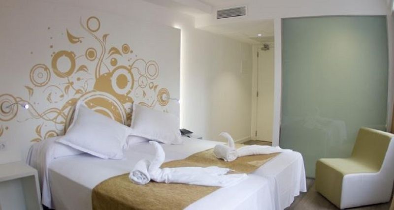 קאלה ראטג'אדה Apartamentos Triton מראה חיצוני תמונה